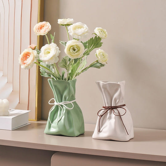 Nordic Chic - Simple Ceramic Vase for Modern Home Decor