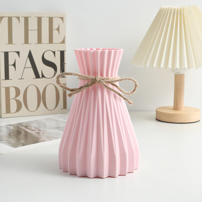 Sleek Modern Flower Vase - Creative Minimalist Design for Home Decor