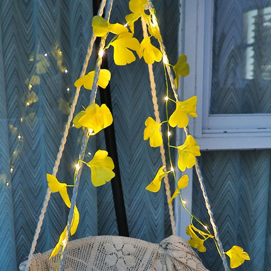 Autumn Charm: Maple Leaf Rattan Decorative String Lights