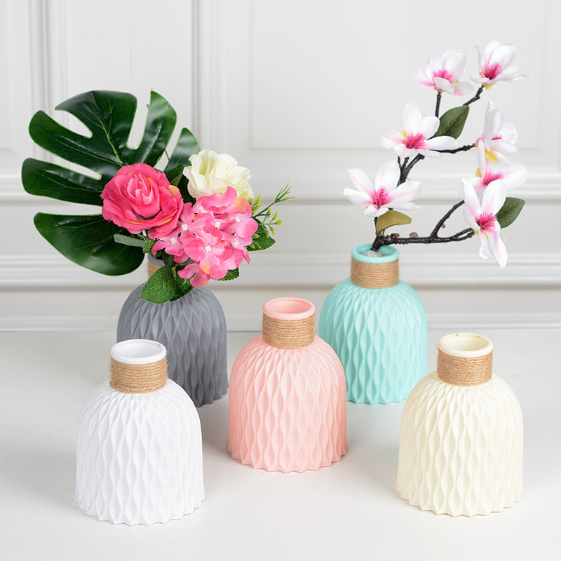 Sleek Nordic Vase - Corrugated Plastic Flower Pot for Modern Living Room Decor