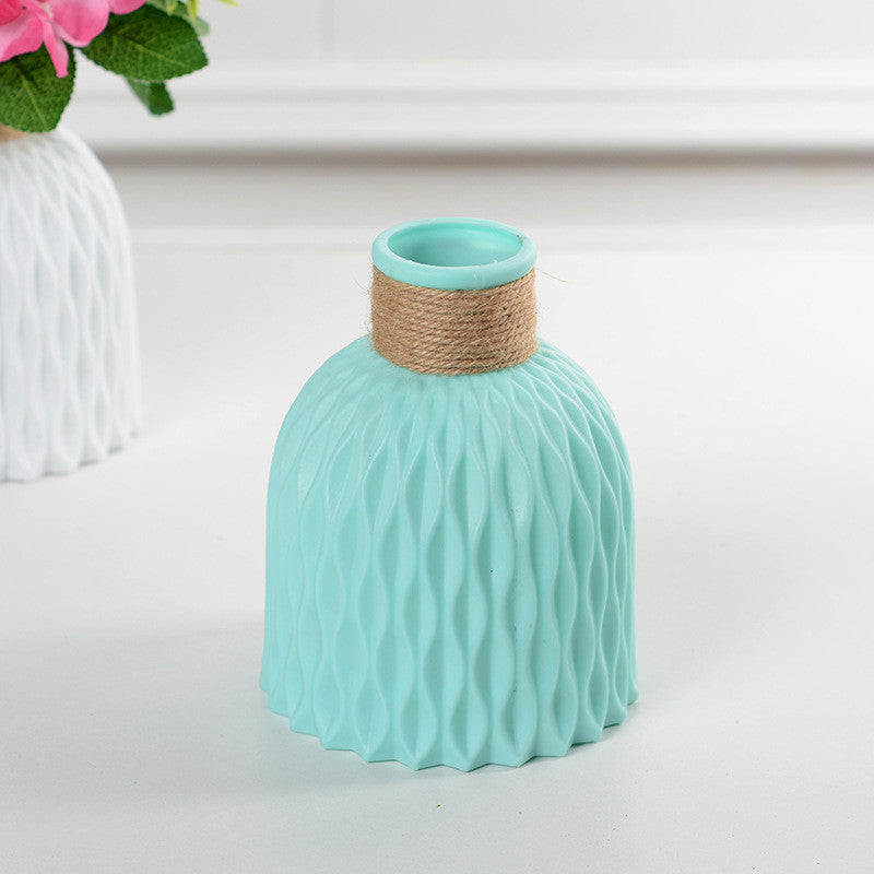 Sleek Nordic Vase - Corrugated Plastic Flower Pot for Modern Living Room Decor