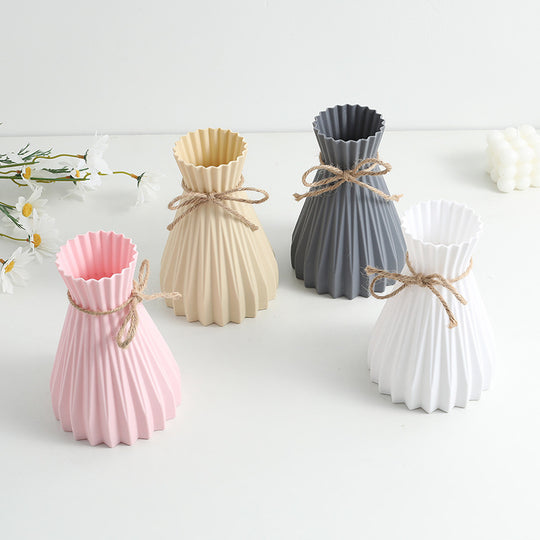 Sleek Modern Flower Vase - Creative Minimalist Design for Home Decor